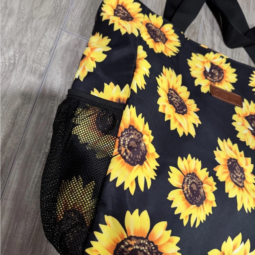 Black sunflower tote w tons of pockets - Picture 3 of 8